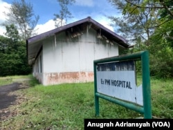 Bekas rumah sakit yang ada di kamp pengungsi Vietnam di Pulau Galang, Batam, Kepulauan Riau. (VOA/Anugrah Andriansyah)