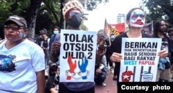 Aksi Aliansi Mahasiswa Papua (AMP), Asosiasi Mahasiswa Pegunungan Tengah Papua se-Indonesia (AMPTPI), dan Front Rakyat Indonesia untuk West Papua (FRI-WP), menggelar aksi bersama menolak otsus di Papua, di Jakarta, pada 1 Desember 2022. (Foto: PUSAKA)