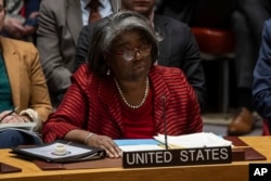 Duta Besar AS untuk PBB Linda Thomas-Greenfield dalam pertemuan Dewan Keamanan di markas besar PBB, Jumat, 22 Desember 2023. (AP/Yuki Iwamura)